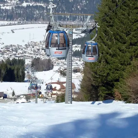 アパート Salburg,troepolach Tröpolach